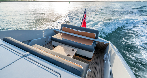Fairline F33
